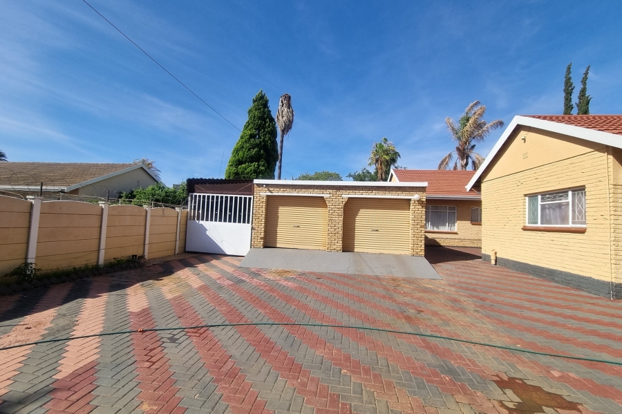 4 Bedroom Property for Sale in Neserhof North West